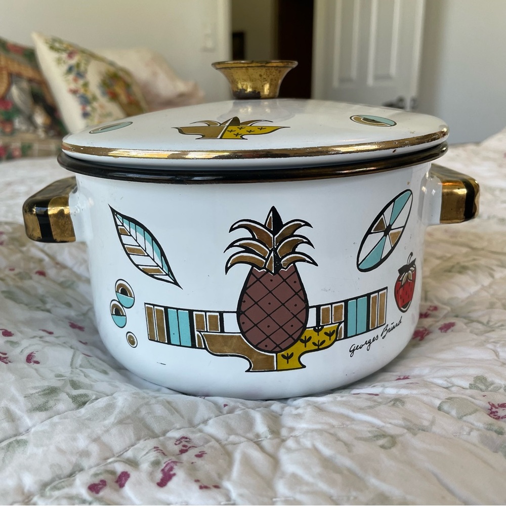 Georges Briard Enamel Pot 7” Diameter Pineapple Pattern